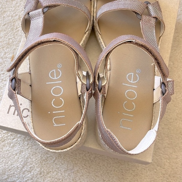 Brand New Nicole Genuine Leather Pathbreaker Espadrille Wedge Sandals Metallic - Picture 6 of 15